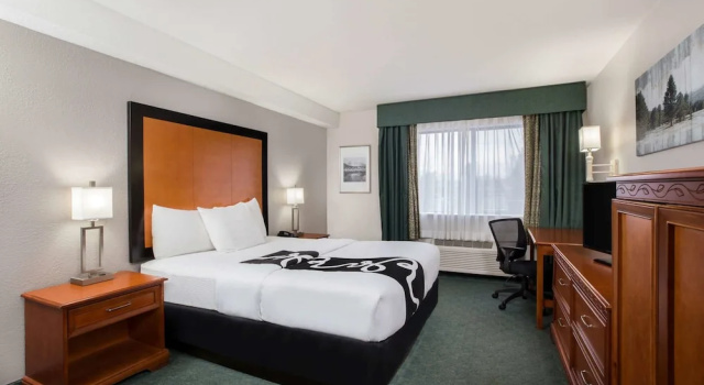 Двухместный люкс La Quinta Inn by Wyndham Everett