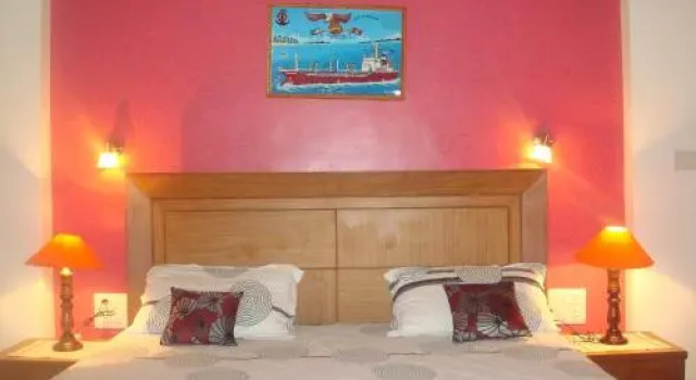 SABS Bed and Breakfast, Забронировать Отель Отели Нью-Дели с парковкой, Парковка