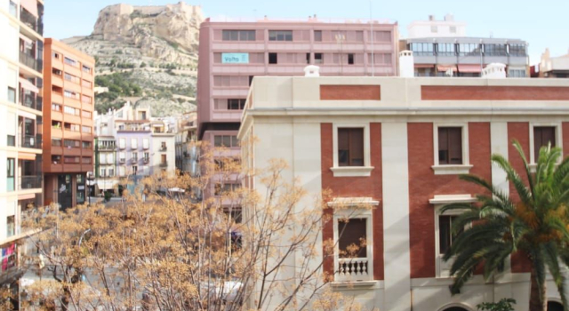 Apartamento CasaTuris Teatro Principal, Забронировать Апартаменты/квартира Отели Аликанте с парковкой, рядом с Музей Dinopetrea, Парковка