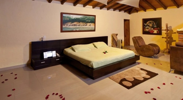 Isla Guaca, Prenota Hotel El Peñol Antioquia