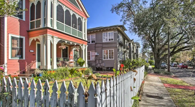 Soul & Style! Duplex Near French Quarter w/ Porch, Забронировать Дом для отпуска Виллы Французского квартала, Вилла