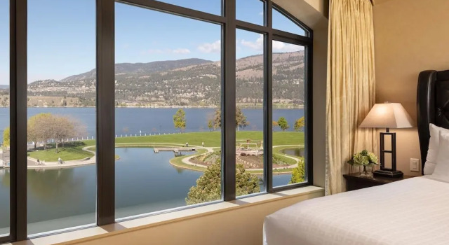 Люкс The Royal Kelowna - Bellstar Hotels & Resorts