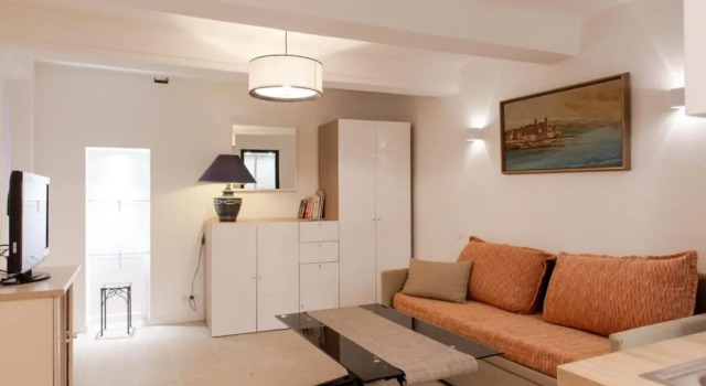 Студия Air-conditioned furnished studio in a quiet area in the Viel Antibes