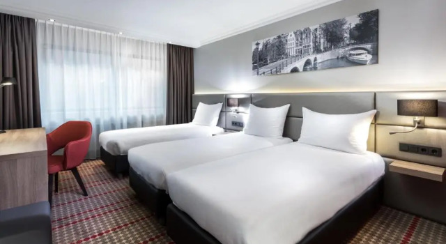 Трёхместный номер Superior Ramada by Wyndham Amsterdam Airport Schiphol