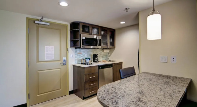 Люкс c 1 комнатой Candlewood Suites Richmond - West Broad by IHG