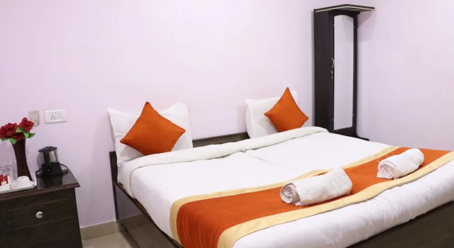 Двухместный номер Deluxe Hotel Sarweshwary