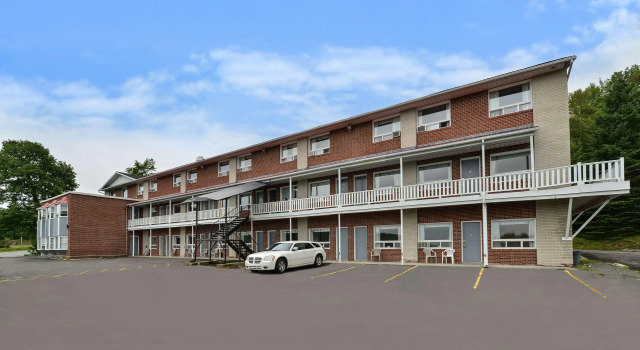 Canadas Best Value Inn and Suites Woodstock, Book Hotel SPA-hoteller i River Valley, SPA