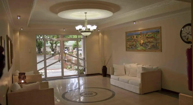 Hotel Mount Maluti, Boek Hotel Hotels in Mohale's Hoek met parkeren, Parkeren