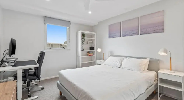 Sleek Kensington 2-bed With BBQ Area & Gym, Book Apartment Melbourne 