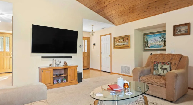 Alpine Retreat w/ Private Deck, Views, Outdoor Dining Alpen Drive by Avantstay