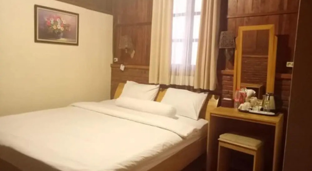 Bata Merah, Book Hotel 3-Star Hotels in East Java, 3*