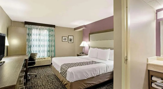 Номер Standard La Quinta Inn by Wyndham Radford