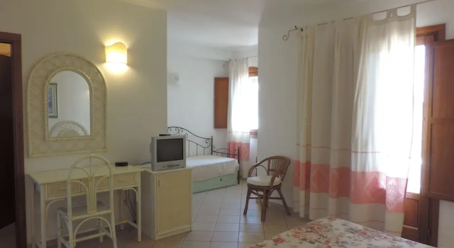 Трёхместный номер Standard с балконом Hotel Domu Incantada