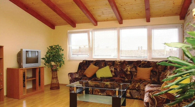 Beautiful Home in Pula With Wifi and 3 Bedrooms, Reserva ahora Hotel Hoteles en Pula con aparcamiento, Aparcamiento