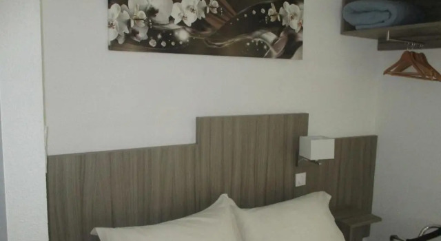Двухместный номер Standard Hotel Du Commerce