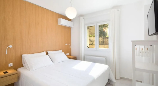 Seaview Luxurious Apartment near Corfu Town - Adults Only By Konnect, Забронировать Апартаменты/квартира Отели Острова Корфу с парковкой, рядом с Главная больница Корфу, Парковка