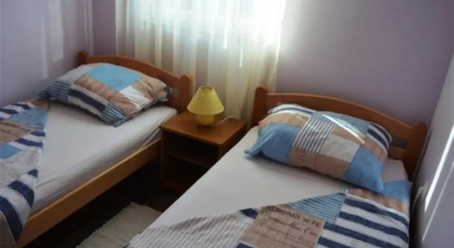 Apartments Mladen, Забронировать Апартаменты/квартира Винишче Trogir Riviera, рядом с Пляж Купиница