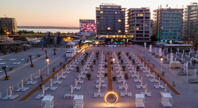 Crowne Plaza Constanta - Mamaia Beach by IHG, Book Hotel Hotels in Mamaia-Sat with a Pool, Swimming Pool