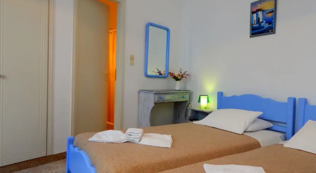 Evgenia Rooms and Apartments, Prenota Hotel Chora Folegandros 