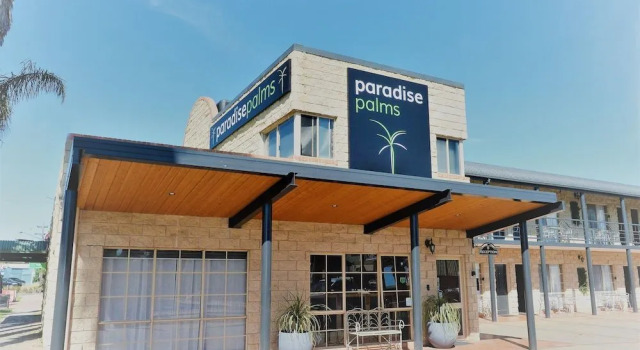 Paradise Palms, Забронировать Мотель Отели Малуола с бассейном, Бассейн