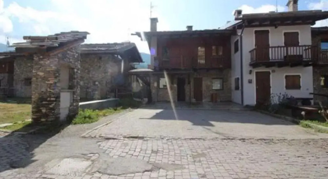 Baita Plagnol Near Sestriere Ski Slopes