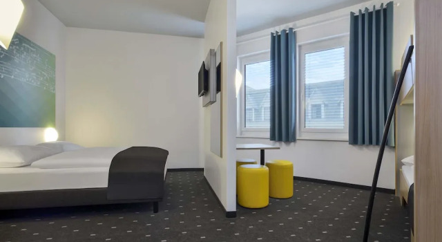 Четырёхместный номер Standard B&B Hotel Halle