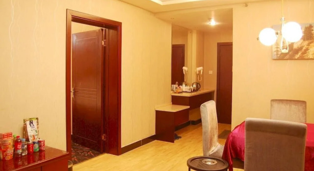 Lu'an Rui'an Haotai Business Hotel, Book Hotel Hoteller i Luan med parkering, Parkering