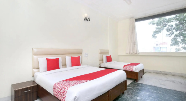OYO 15644 Hotel Karma