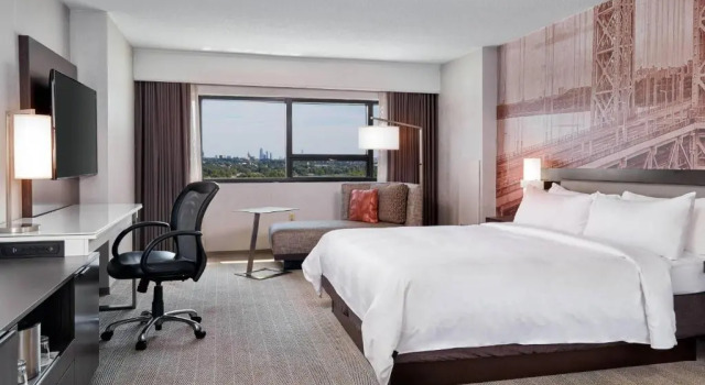 Двухместный номер Standard с красивым видом из окна Teaneck Marriott at Glenpointe