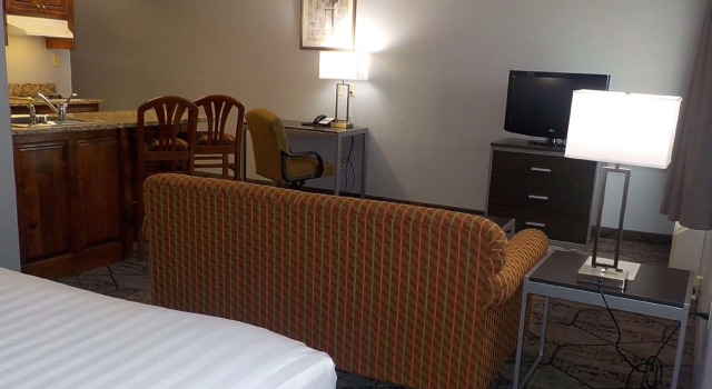 Двухместный люкс SureStay Plus Hotel by Best Western Warner Robins AFB