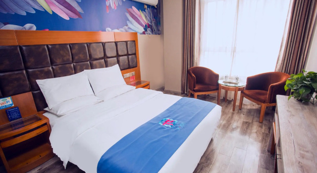 PAI Hotels· Yan'an University Yangjialing, Book Hotel Hoteller i Yanan med parkering, Parkering