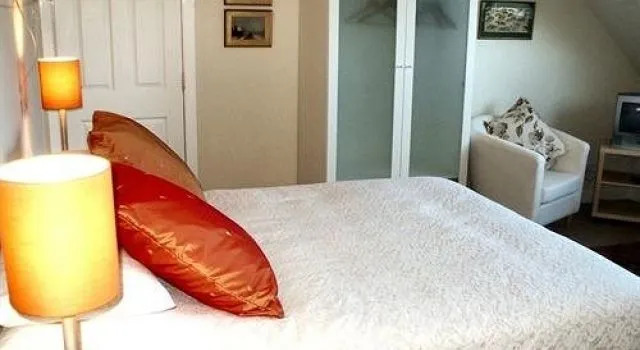 Ewenny Woods B&B, Забронировать Отель «постель и завтрак» Эвенни Vale of Glamorgan