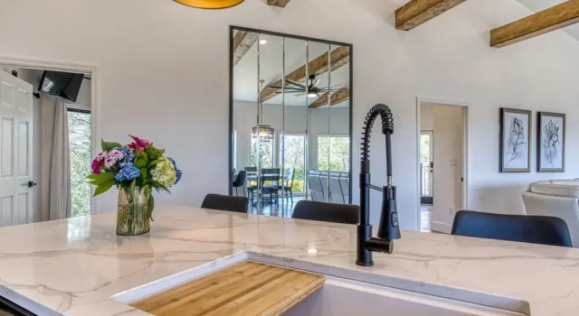 Mountain Valley Revival - Brand New Renovations, Close To Town, Panoramic Mountain Views!! 2 Bedroom Cabin by RedAwning
