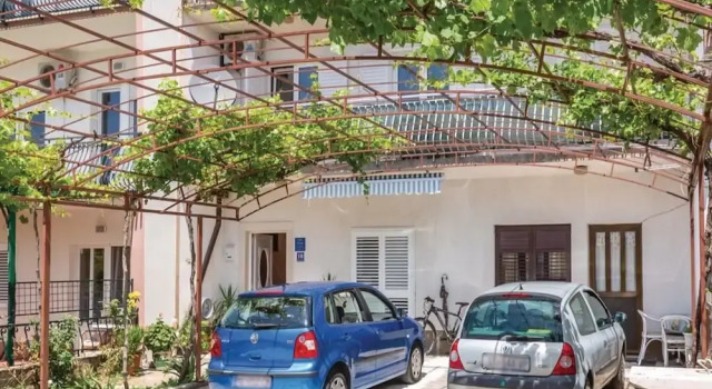 Comfortable 3 Bedroom Apartment in Makarska, Забронировать Апартаменты/квартира Апартаменты Макарска, рядом с Набережная Рива (Макарска), Апартаменты/квартира