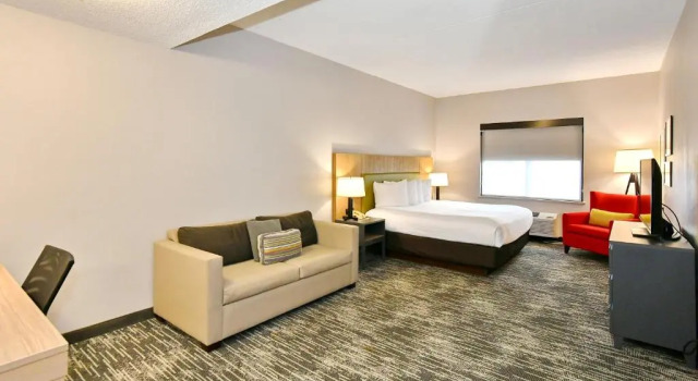 Двухместный люкс c 1 комнатой Country Inn & Suites by Radisson, Mount Morris, NY