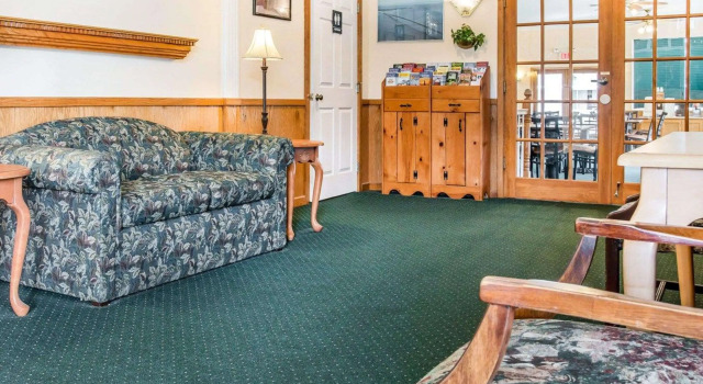 Quality Inn & Suites Beachfront, Buchen Sie Hotel Mackinaw City Michigan