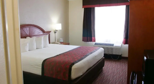 Номер для людей с ограниченными возможностями Baymont by Wyndham Louisville East