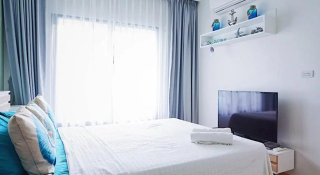 Beach Style Condo Pool, Gym, 1100m To Great Beach.
