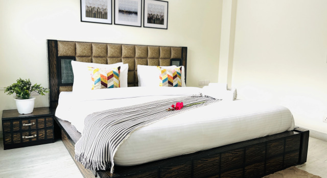 Bluo Classic - 2 Bhk Dlf Golf Course - Balcony, Lift, Забронировать Отель Гургаон 