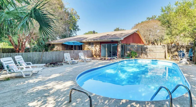 Вилла Poolside Oasis: 7 Mi to Pensacola Beach Boardwalk!