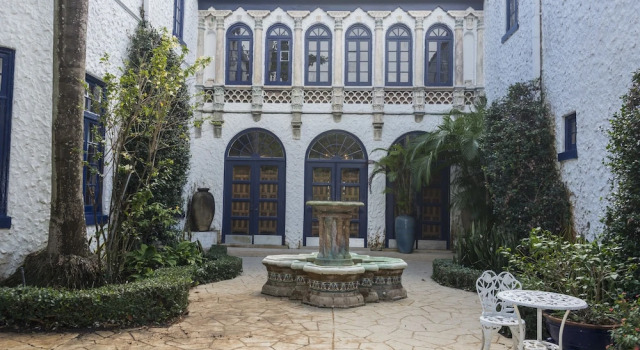 Young Mansion, Rezerwuj Pensjonat Hotele w Panhandle Florida z parkingiem, Parking