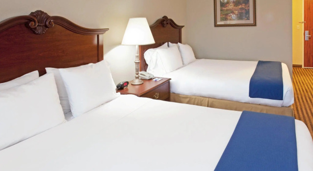 Четырёхместный номер Standard Holiday Inn Express & Suites Waxahachie by IHG