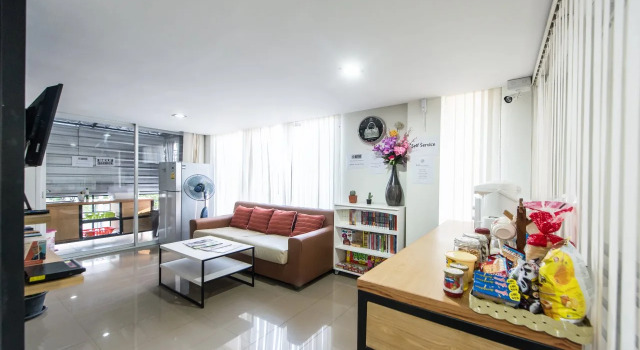 Full stop. Hostel Chiang Mai, Забронировать Хостел Чанг Клан Чиангмай