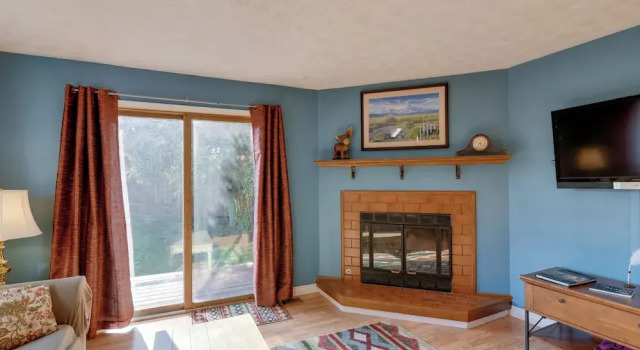 Charming Anchorage Home w/ Grill + Deck!, Book Feriehus Sommerhuse i Anchorage, Hytte