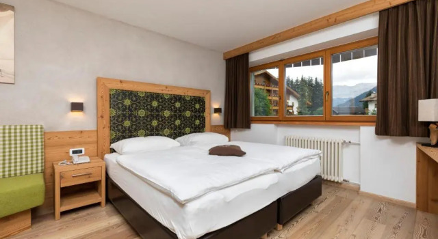 Run of House Hotel Christian