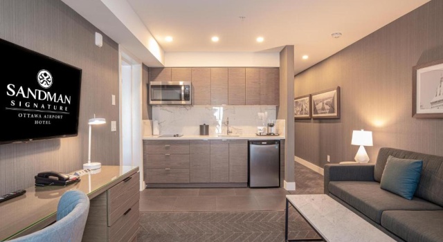 Одноместный люкс Grand Sandman Signature Ottawa Airport Hotel