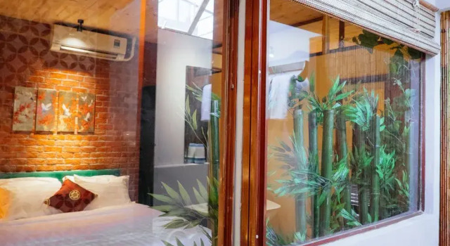 1968 Homes Cozy Vintage City Centre Home