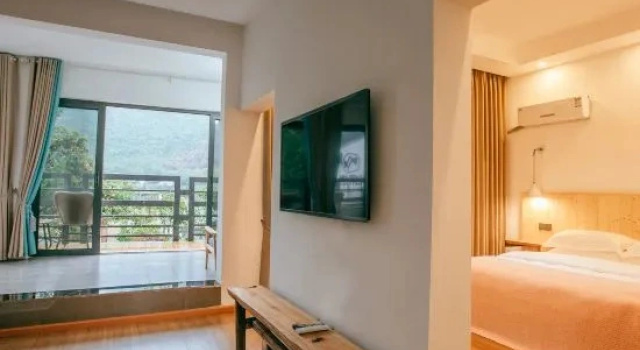 Familie Suite mit Balkon Home Inn