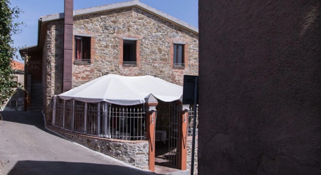 Locanda La Luna, Book Hotel Tirli Tuscany