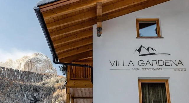 Apartments Villa Gardena - Gardenahotels, Забронировать Апартаменты/квартира Апартаменты Сельва-ди-Валь-Гардена, рядом с Кресельный подъёмник Фунджейя (нижняя станция), Апартаменты/квартира
